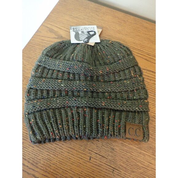 CC Exclusive Beanie Tail Ponytail Messy Bun Solid Ribbed Knit Beanie Hat Cap NWT - Picture 1 of 9
